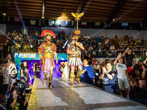 Lo splendido scenario del Palapellicone (1)