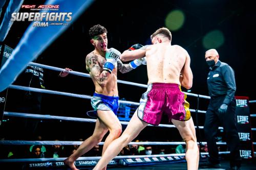 Oliva in una fase del match contro Conti